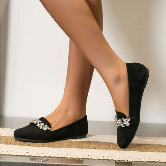 BRAND NEW WELLSFOUNTN WOMEN'S RHINESTONE DECOR  FAUX SUEDE FLAT SHOE - Picture 14 of 16